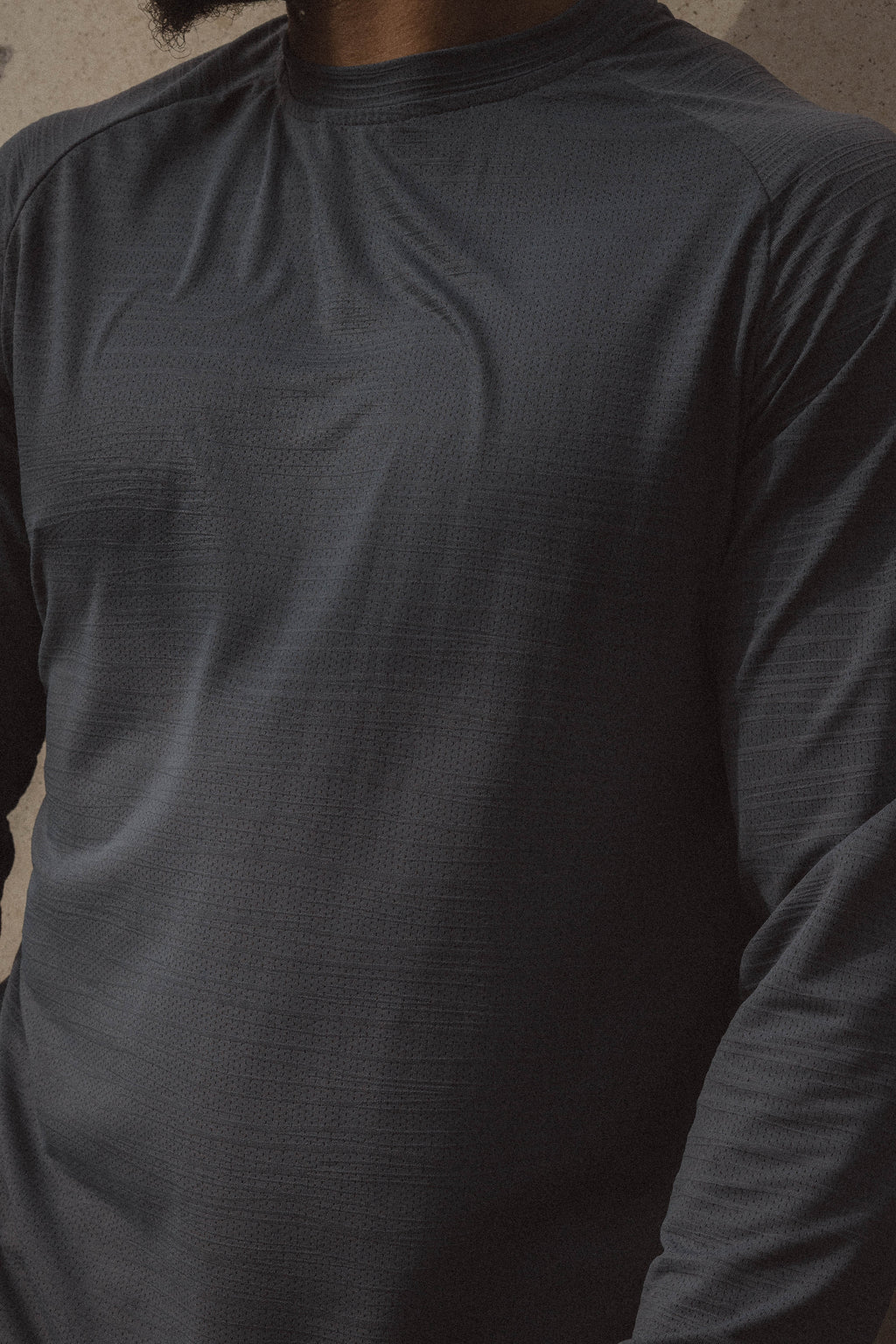 Outline S Logo L/S Performance Tee - Stealth Grey