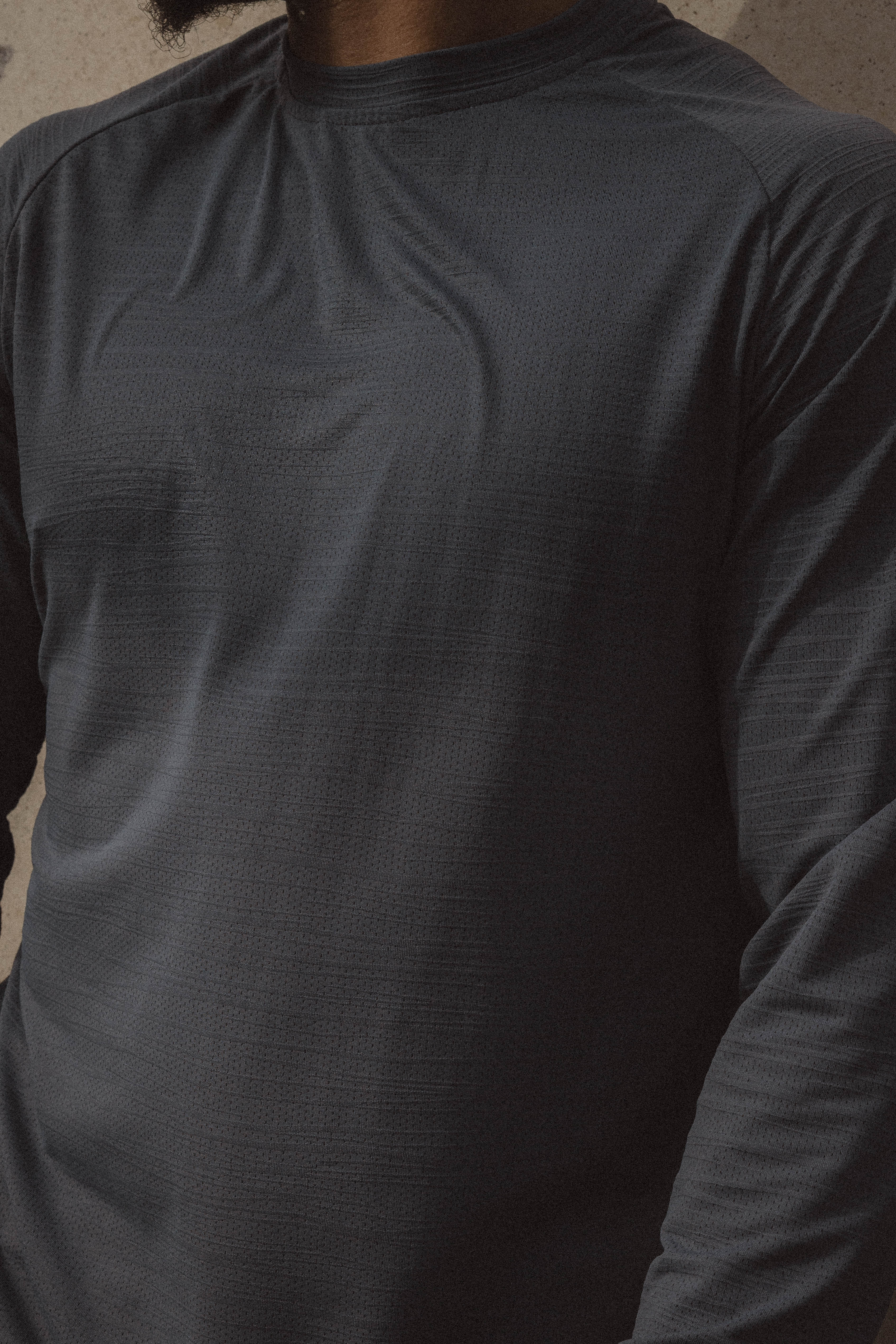 Outline S Logo L/S Performance Tee - Stealth Grey