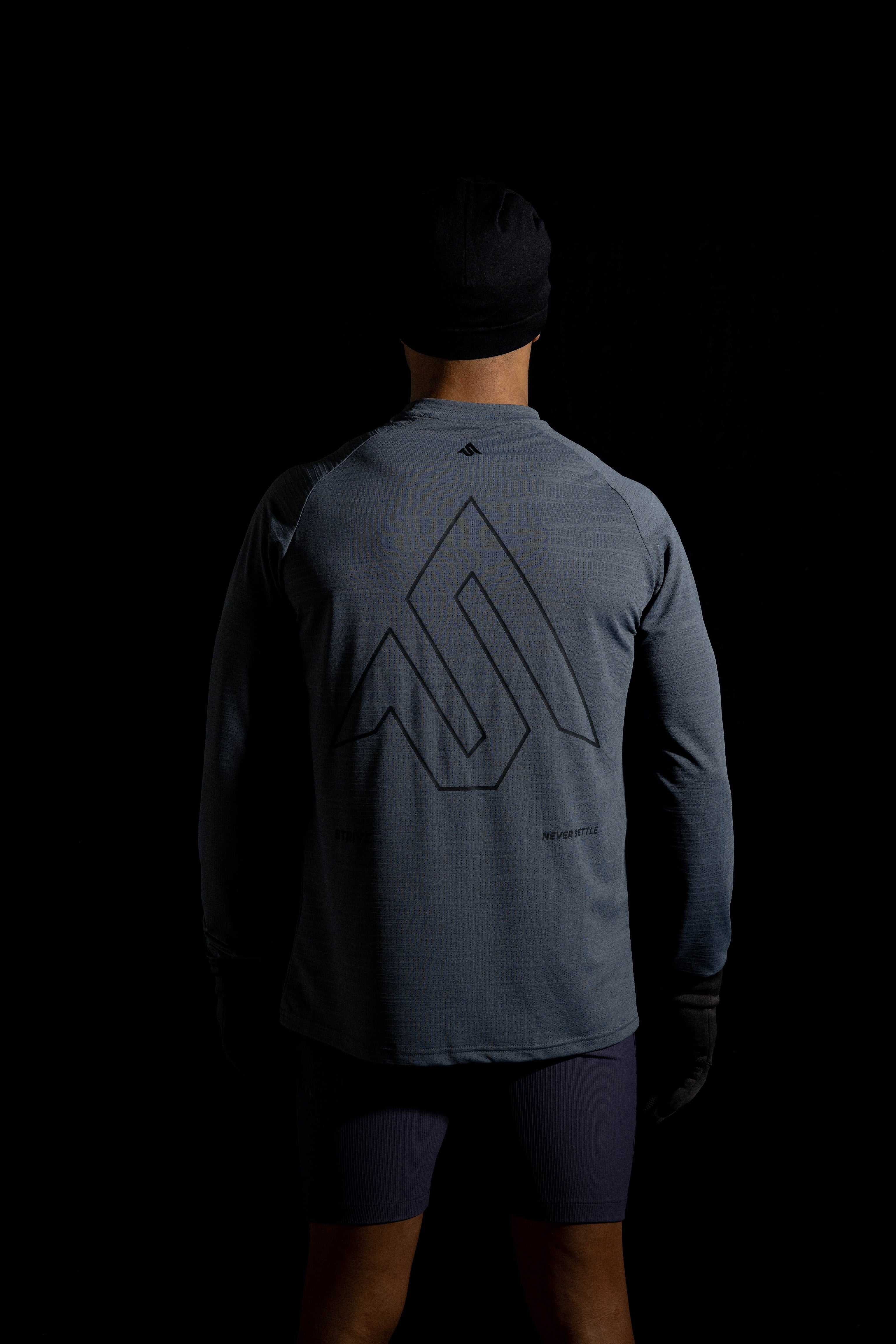 Outline S Logo L/S Performance Tee - Stealth Grey